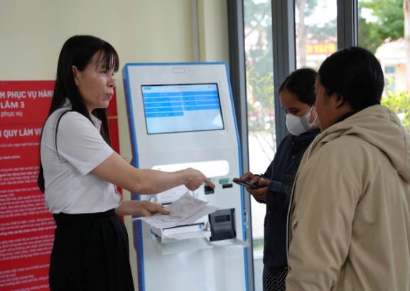 Bảo Lâm 3 ứng dụng Kiosk thông minh vào giải quyết thủ tục hành chính tại Trung tâm Phục vụ hành chính công